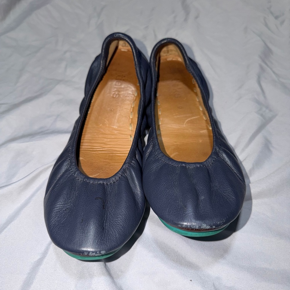 Tieks Dark Blue Leather Flats size 9